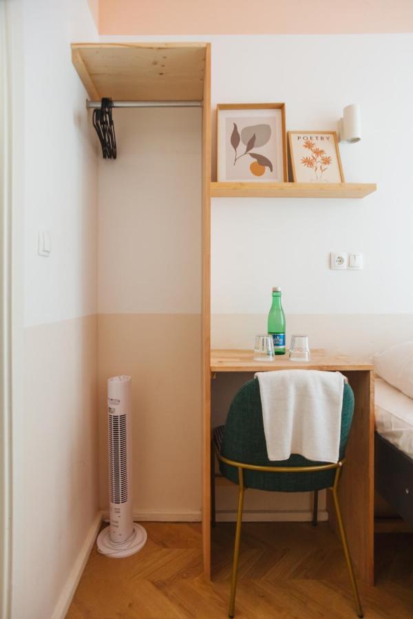 Malfatti Room Oasis With Coworking Space Vienna Esterno foto