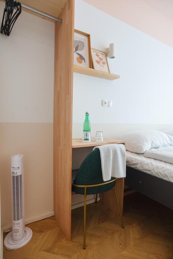 Malfatti Room Oasis With Coworking Space Vienna Esterno foto